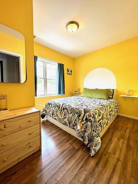 1st image of 2726 W Lunt Ave APT 2E