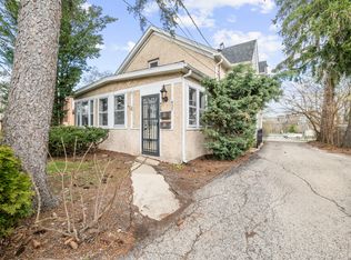 427 Delles Rd, Wheaton, IL 60187