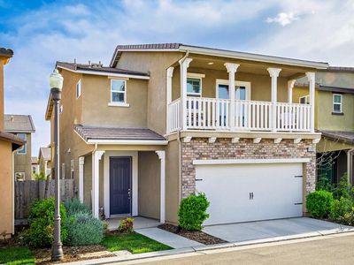 6283 E Overlook Way, Fresno, CA, 93727