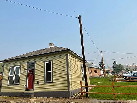 Front of house on Curtis St