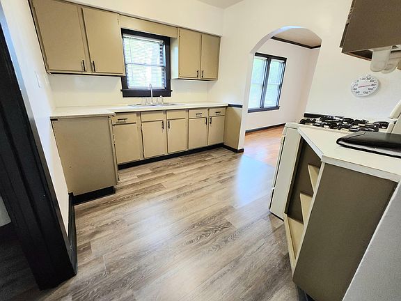 3rd image of 3073 Glenrick Ave
