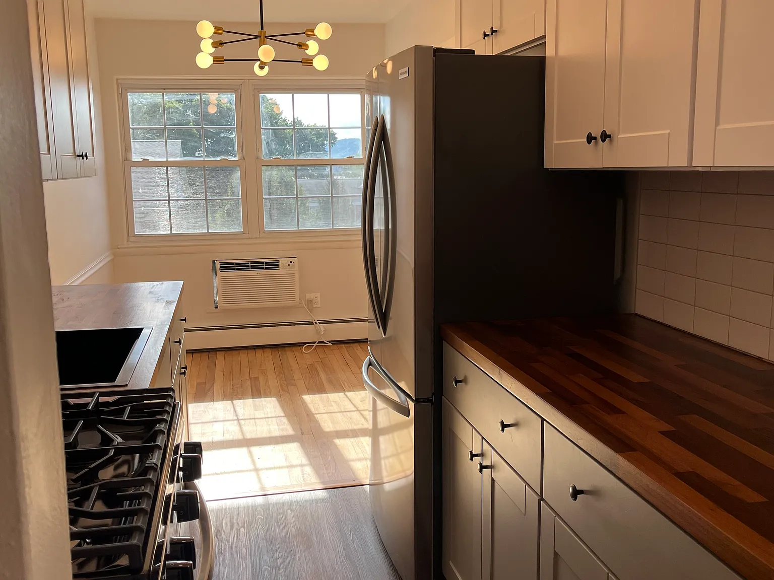 2 bed, 800 sqft, $2,450 — Photo 2
