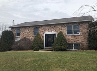 964 Sunset Dr, Butler, PA 16001