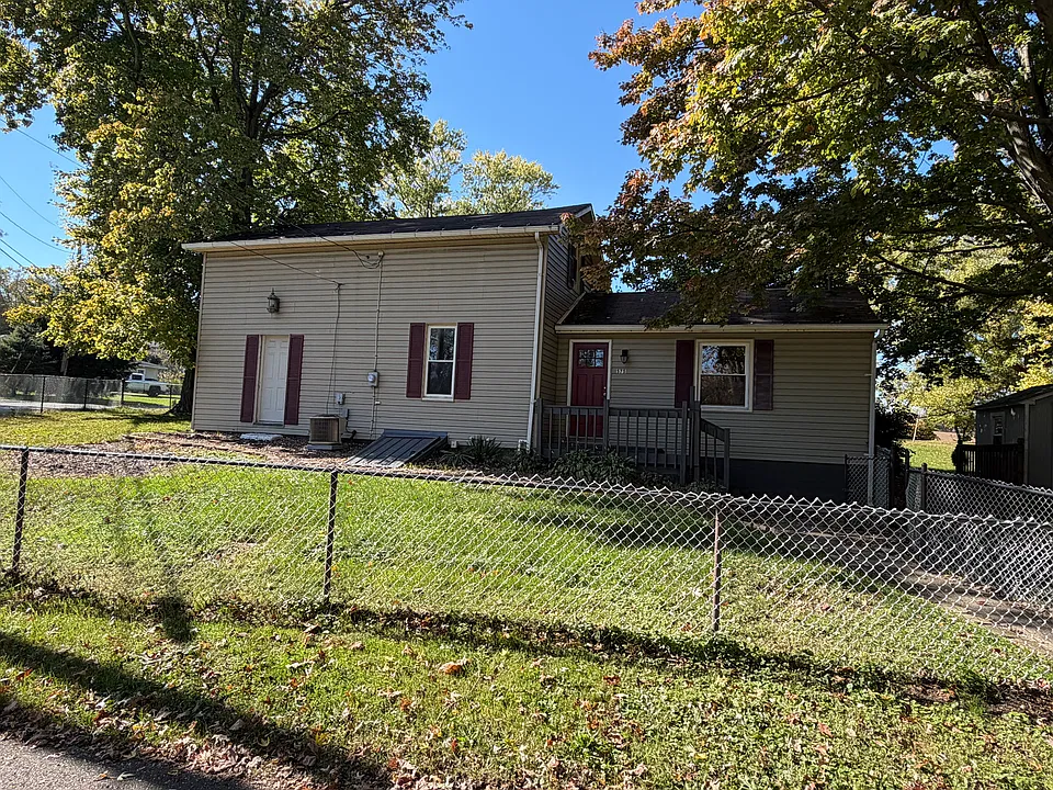 575 Cherry St W