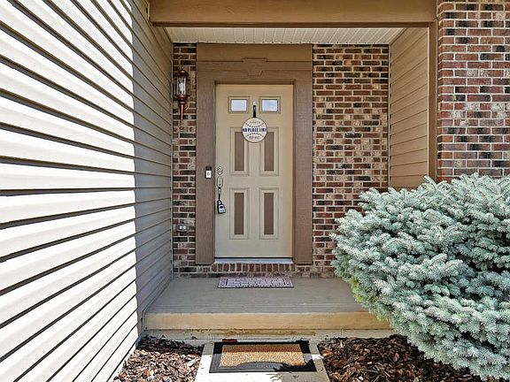 2nd image of 600 Glen Oaks Dr