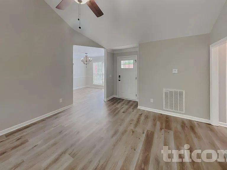 6009 Plateau Ct — Photo 2