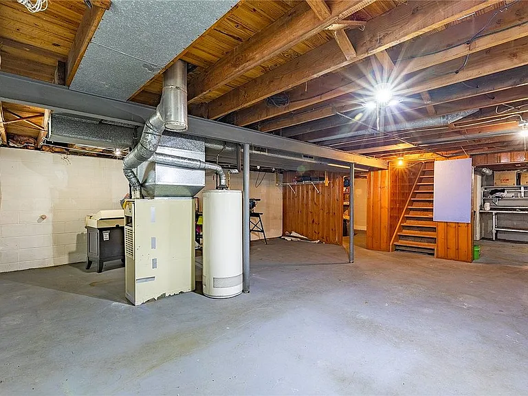 138 Clark Ave — Photo 25