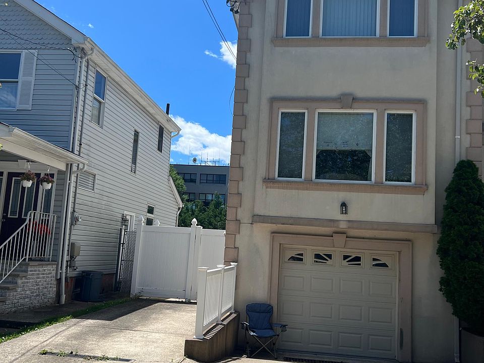 1st image of 16 Case Ave Floor 1