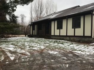 569 S Canal Rd, Eaton Rapids, MI 48827