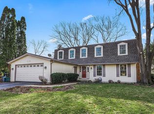 105 Pepperidge Rd, Naperville, IL 60540