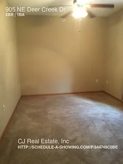 905 NE Deer Creek Dr — Photo 5