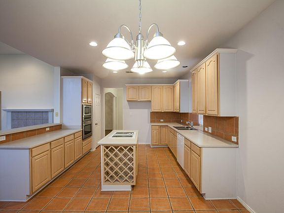 5th image of 2908 Hagen Dr