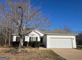 400 Victoria Place Dr, Locust Grove, GA 30248