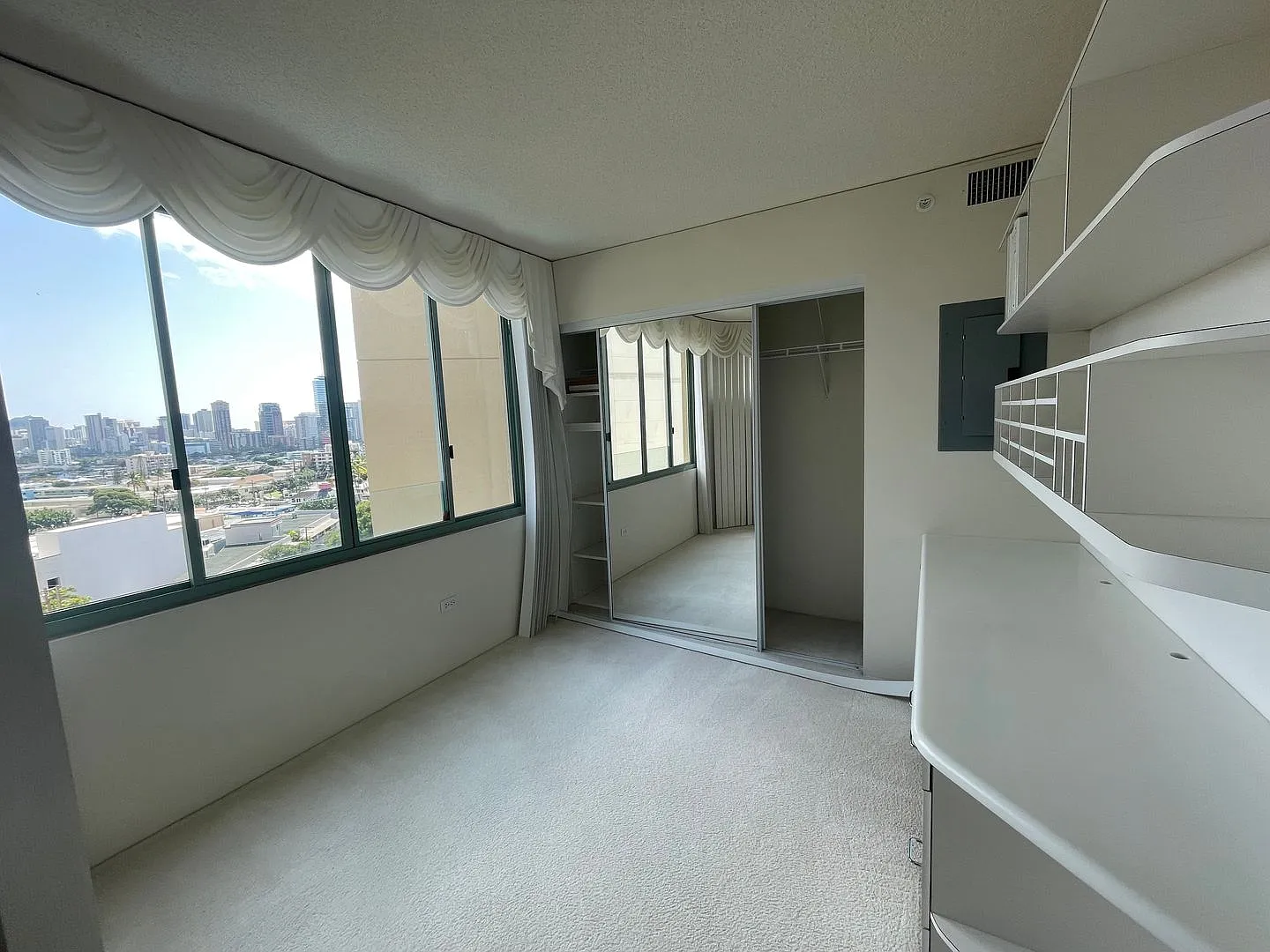 Independent Senior Living 55+, 2br/1ba/1pkg, Utilities Included! — Photo 4