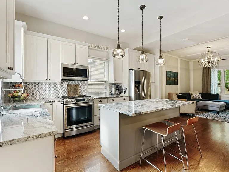 3127 N Kenmore Ave #2 — Photo 3