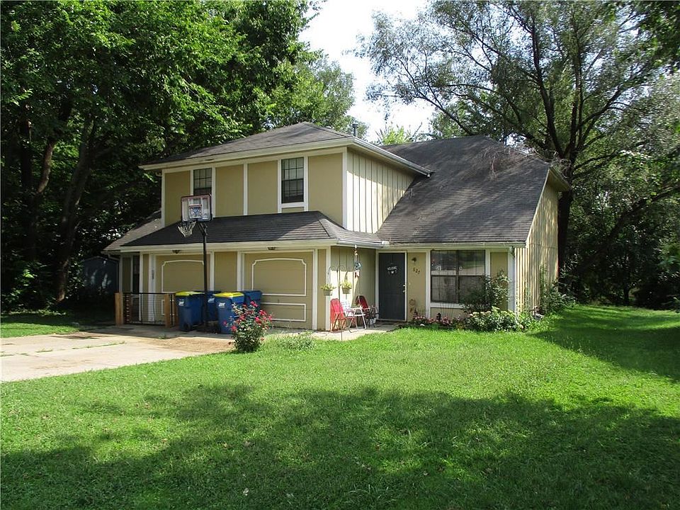 1st image of 823-27 Elizabeth Ct
