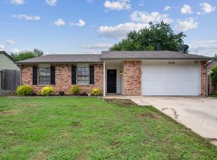 1008 Fort Worth St, Mansfield, TX 76063
