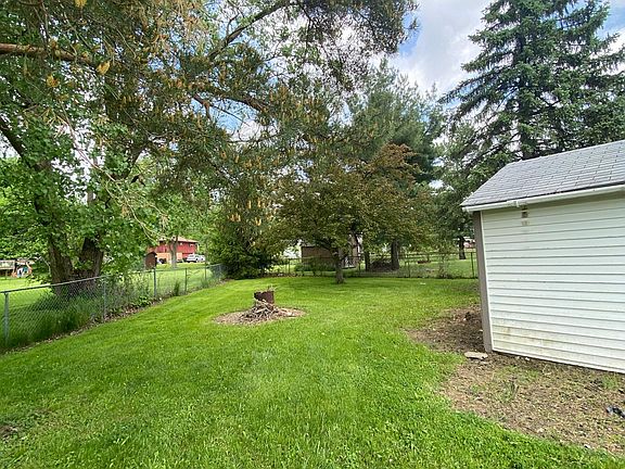 4th image of 570 Jeanette St