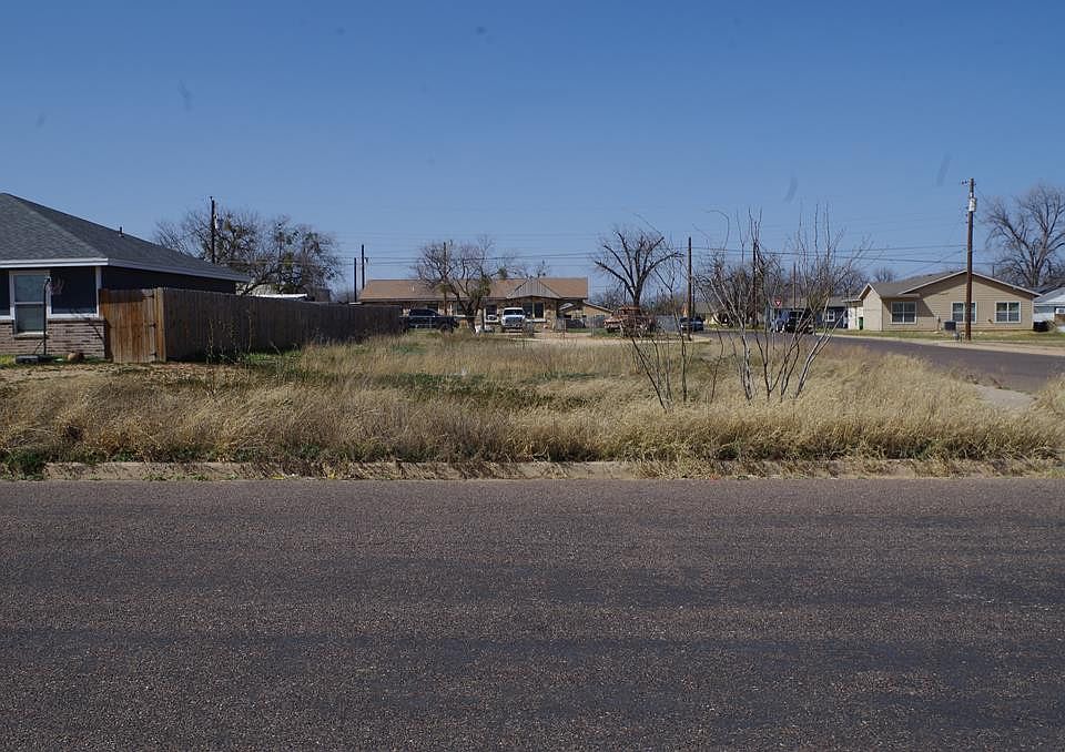 1st image of 800 W 16th St #12