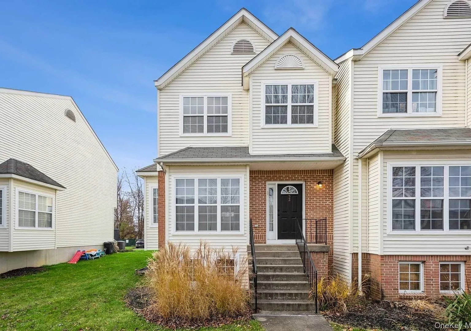 3 bed, 1.5 bath, 1620 sqft, $3,800 — Photo 1