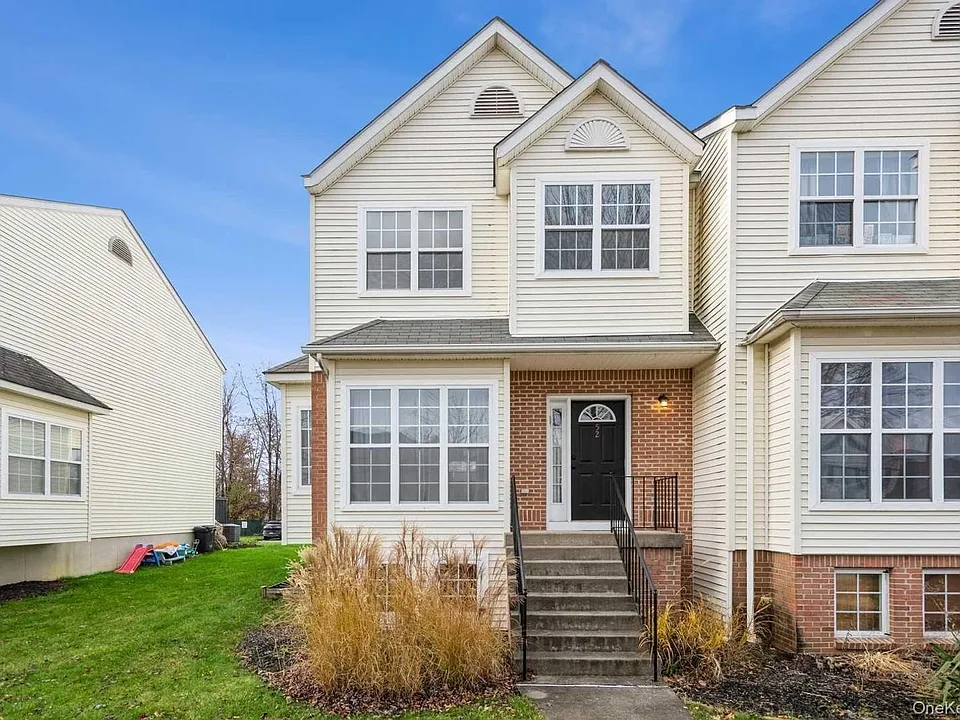 52 Schenck Ave