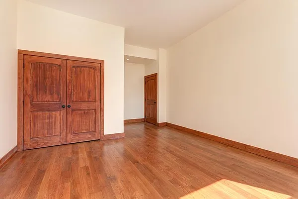 Rented by Brooklyn Bridge | media 5