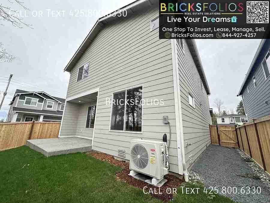 Modern 3-Bed Marysville Home with Bonus Room, Corner Lot & Private Backyard! — Photo 3