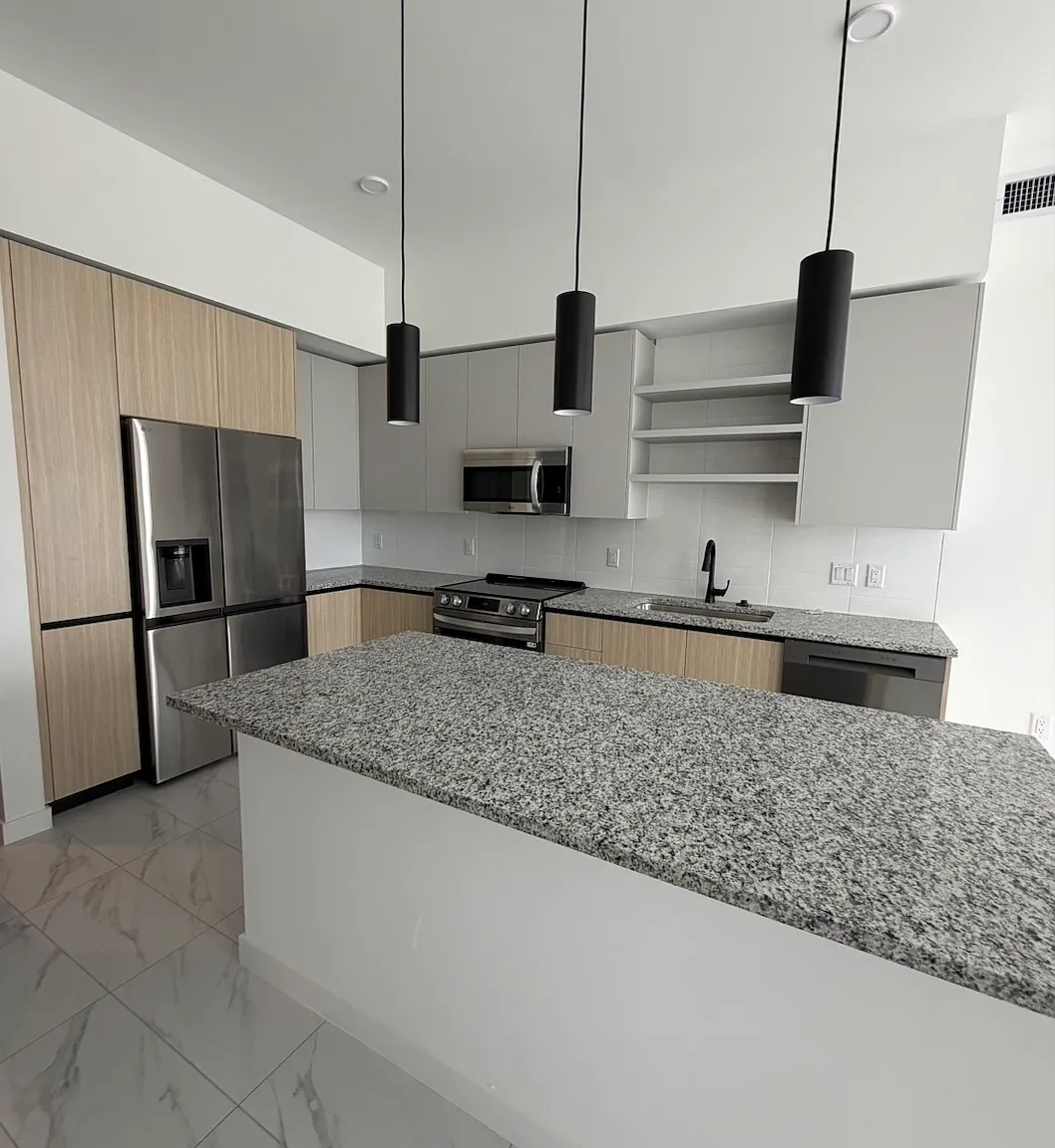 2 bed, 1100 sqft, $3,102 — Photo 2