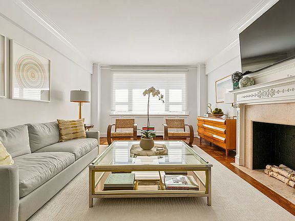 4th image of 860 5th Ave APT 8M
