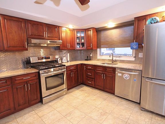 5th image of 859 Edgegrove Ave
