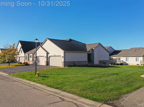 35010 Mitchell St, Grand Blanc, MI 48439