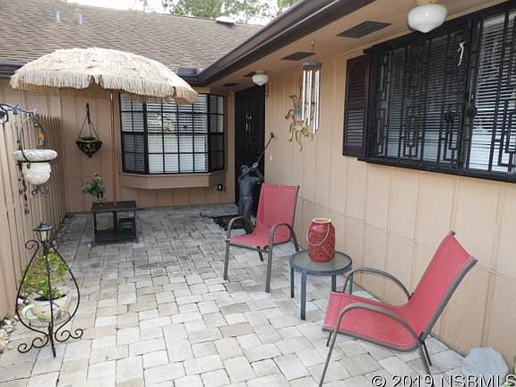 2nd image of 3 Lake Fairgreen Cir