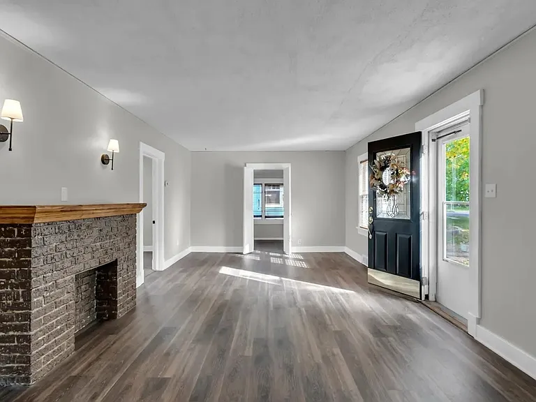 202 E 19th Ave — Photo 4