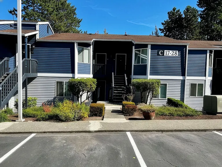 19310 4th Ave NE — Photo 23