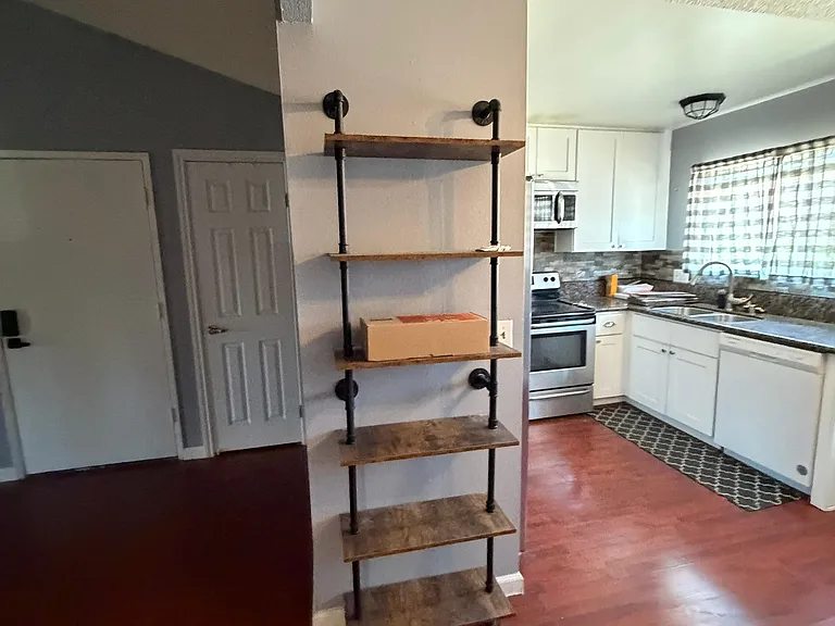 96 Streamwood — Photo 9