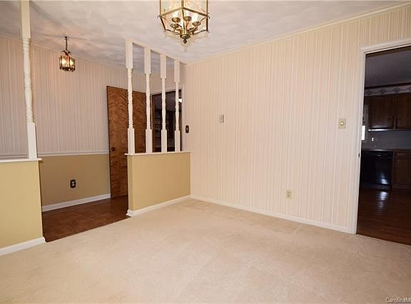 4th image of 3284 Hoffman Acres St