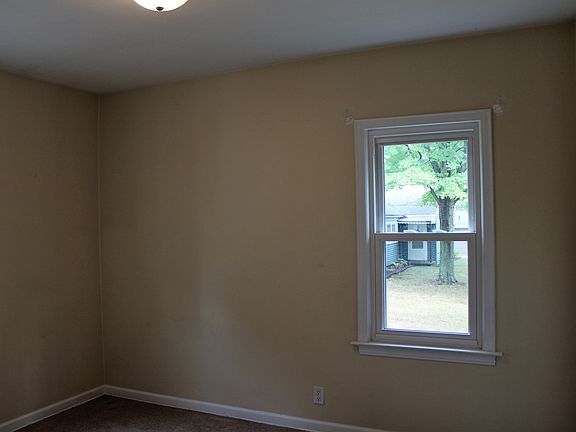 3rd image of 668 S Shore Dr