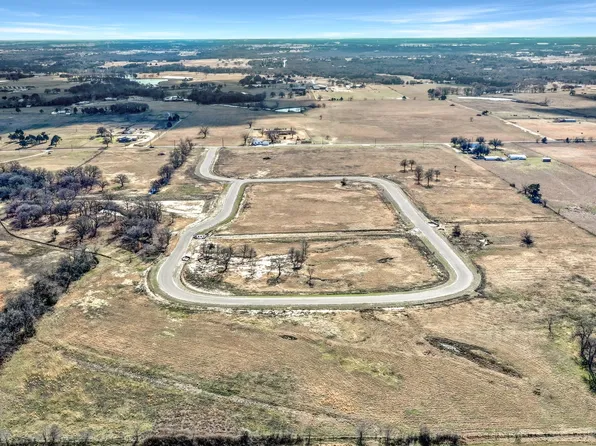 2160 Sundance Rd, Whitesboro, TX 76273