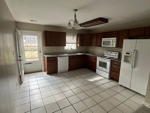 3rd image of 714 Morgan Hills Dr