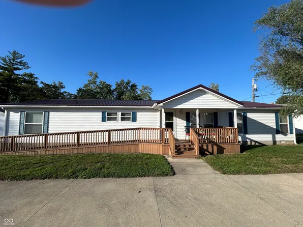 41 E B St, Montezuma, IN 47862