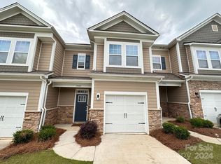 7040 Harris Bay Rd, Charlotte, NC 28269