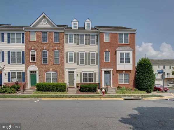25134 McBryde Ter, Chantilly, VA 20152