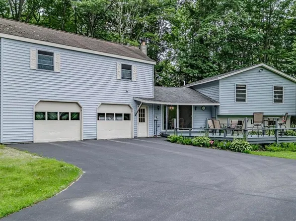 15 Hunter Road, Freeport, ME 04032