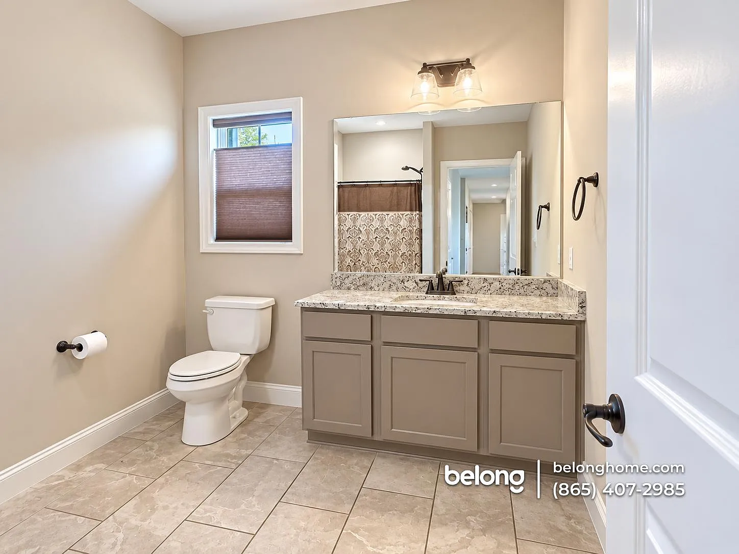 4 bed, 3.0 bath, 2485 sqft, $3,000 — Photo 2