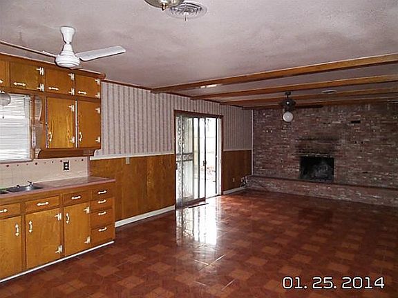 3rd image of 215 Sheffield Dr