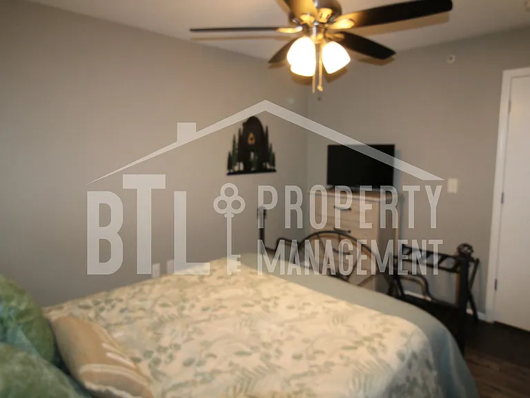 2907 Vineyards Pkwy #2 — Photo 25