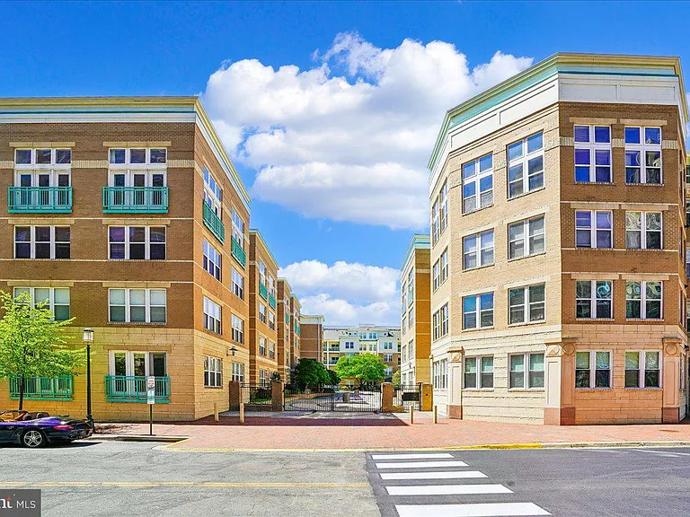 12001 Market St #T51 — Photo 40