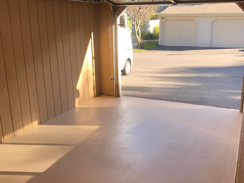 Spacious Garage