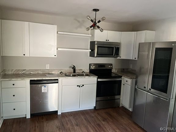 3rd image of 805 E Broadway