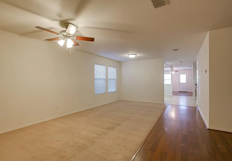 4541 Martingale View Ln — Photo 23